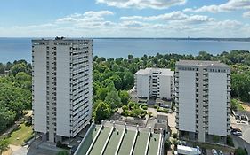 Panoramic Sundeck